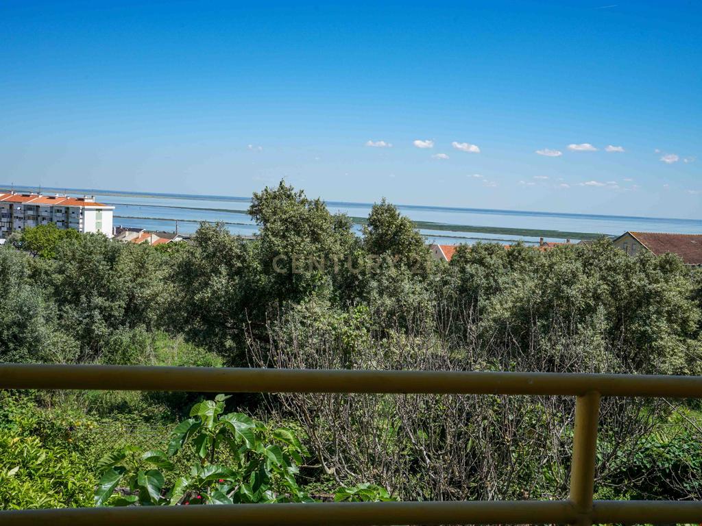  Moradia em Santa iria de Azoia com Vista Panorâmica e Jardim - Image 21