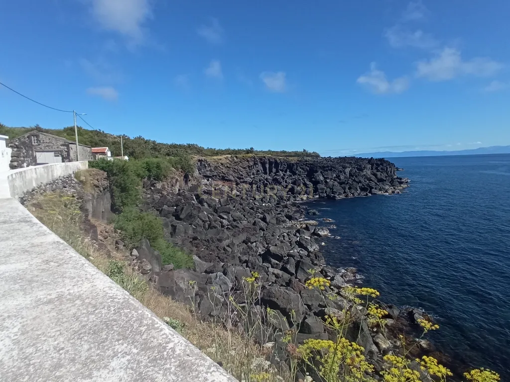 Armazém na Folga com vista sem filtros para o mar e ilhas de São Jorge, Pico e Faial - Image 10