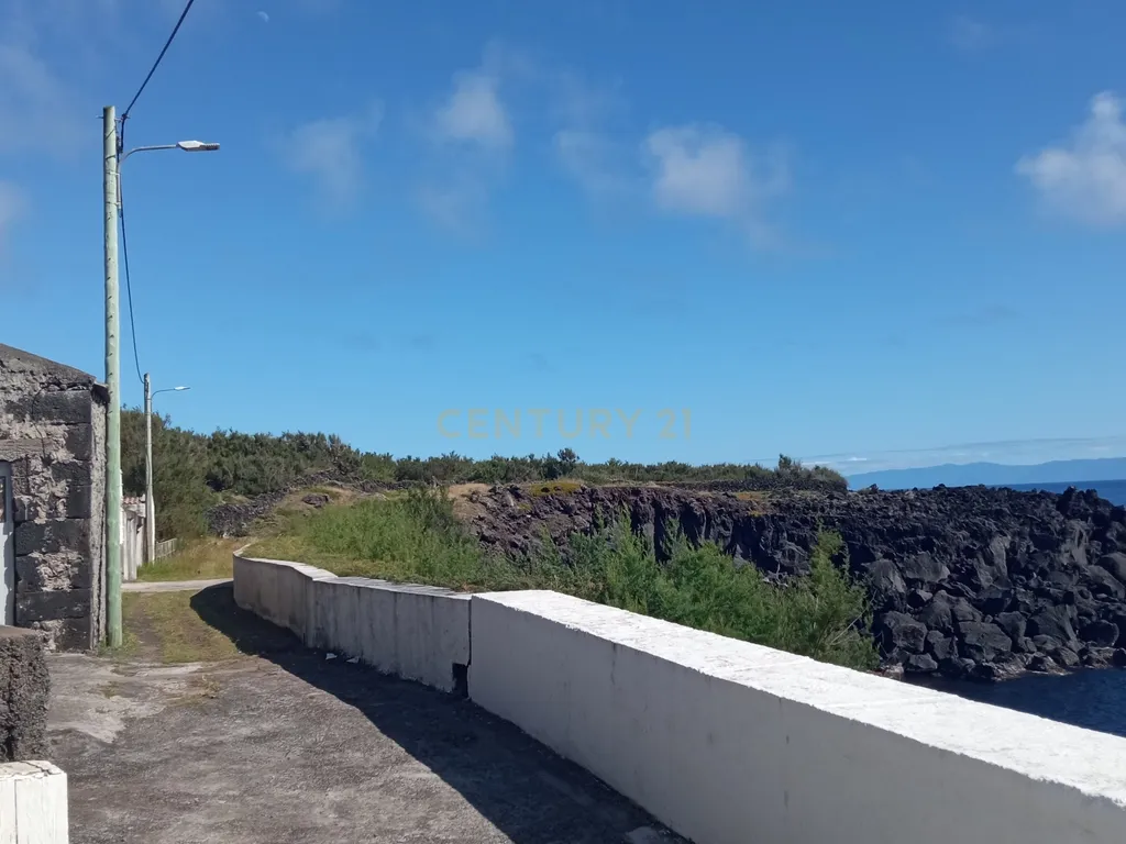 Armazém na Folga com vista sem filtros para o mar e ilhas de São Jorge, Pico e Faial - Image 21