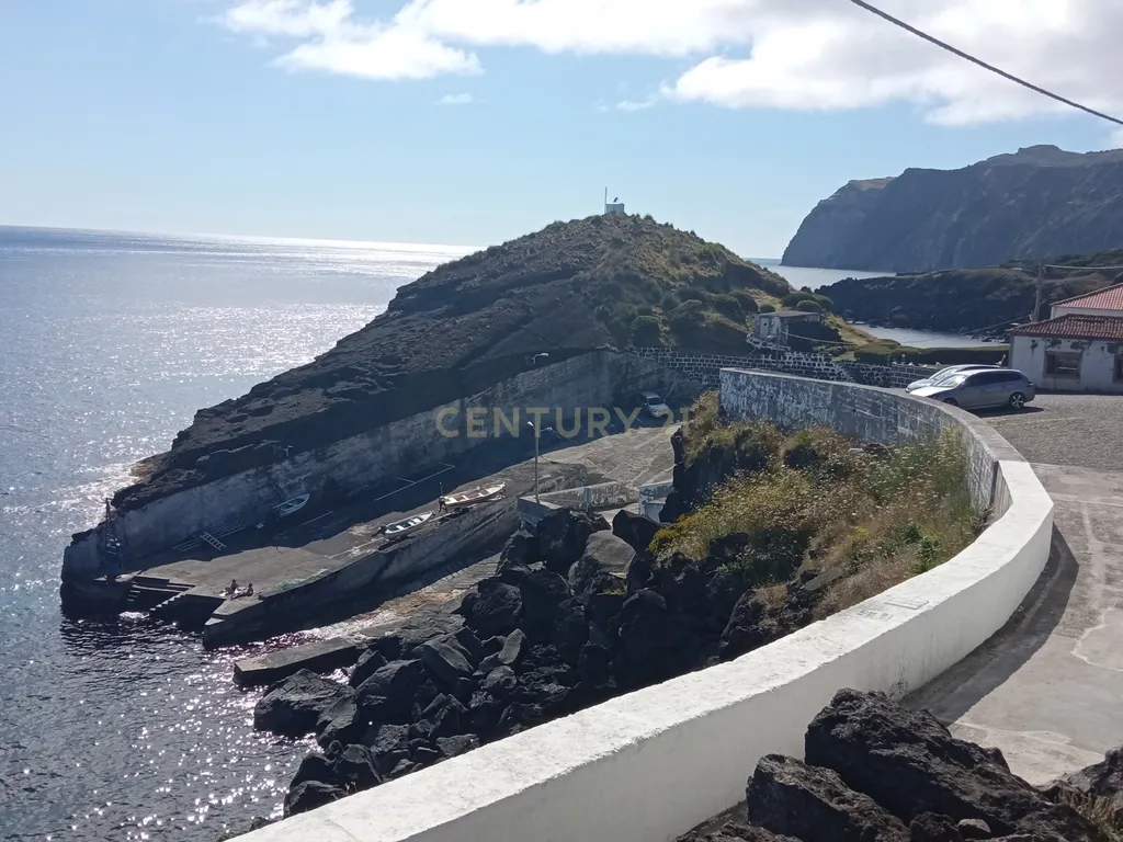 Armazém na Folga com vista sem filtros para o mar e ilhas de São Jorge, Pico e Faial - Image 16