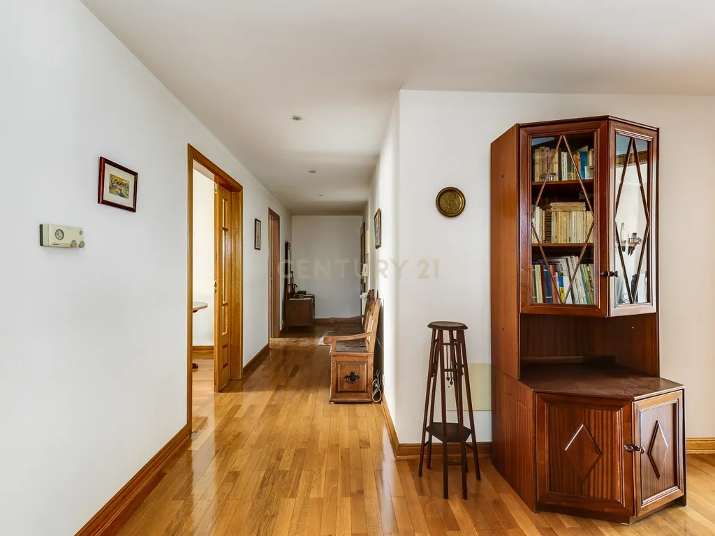 Apartamento T3 em Belas com 133m2 e box para uma viatura - Image 13