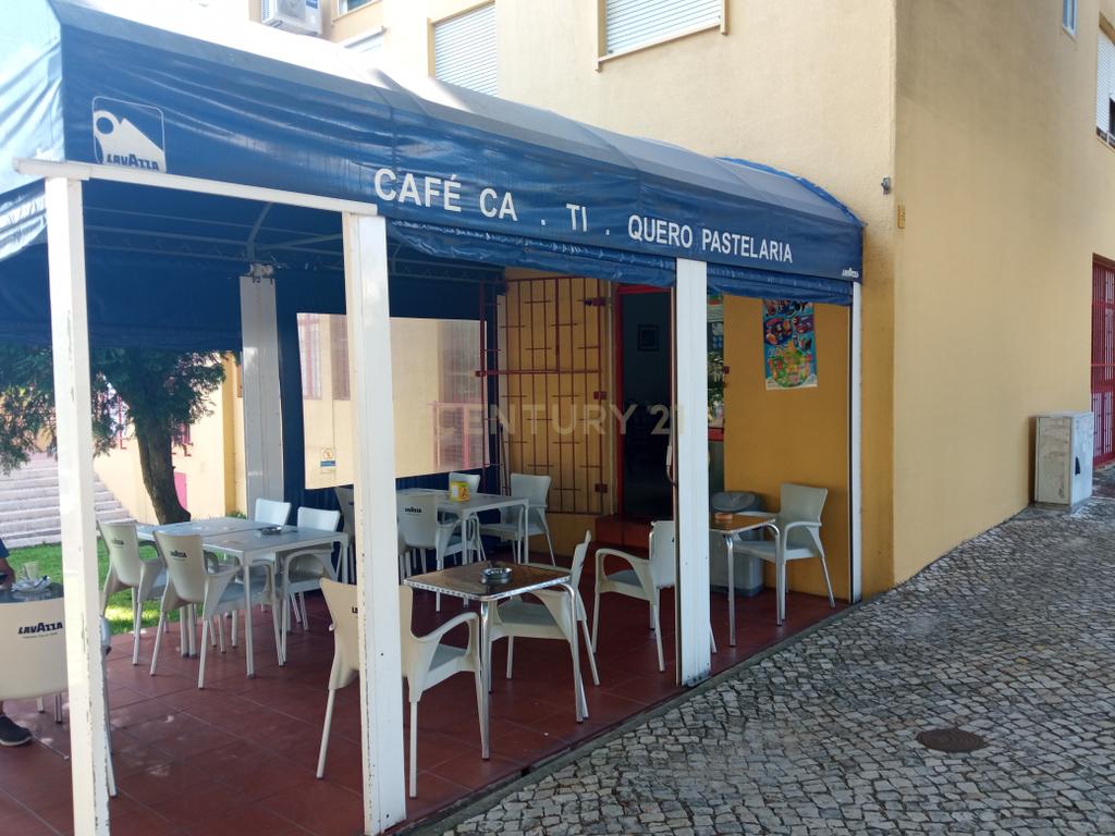 INVESTIDOR - Trespasse de Pastelaria e cafetaria em pleno funcionamento em Queijas - Image 9
