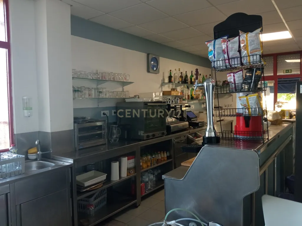 INVESTIDOR - Trespasse de Pastelaria e cafetaria em pleno funcionamento em Queijas - Image 4