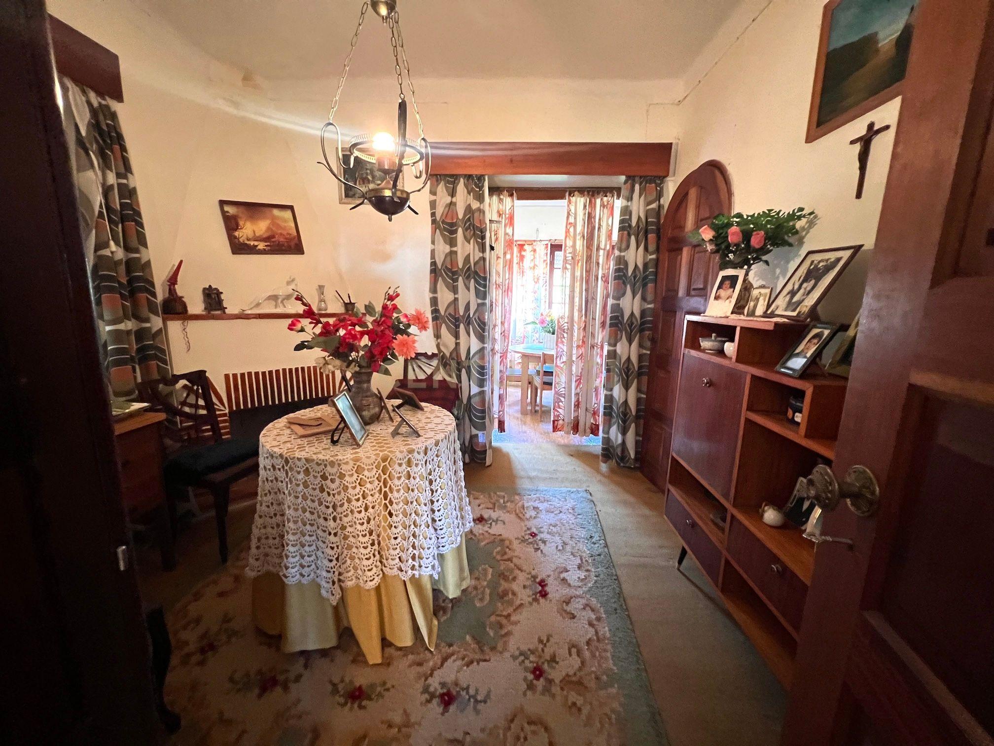 Fotografia 6 de Moradia T5 com Anexo, Adega Tradicional e Terreno em Crastos – Vidais