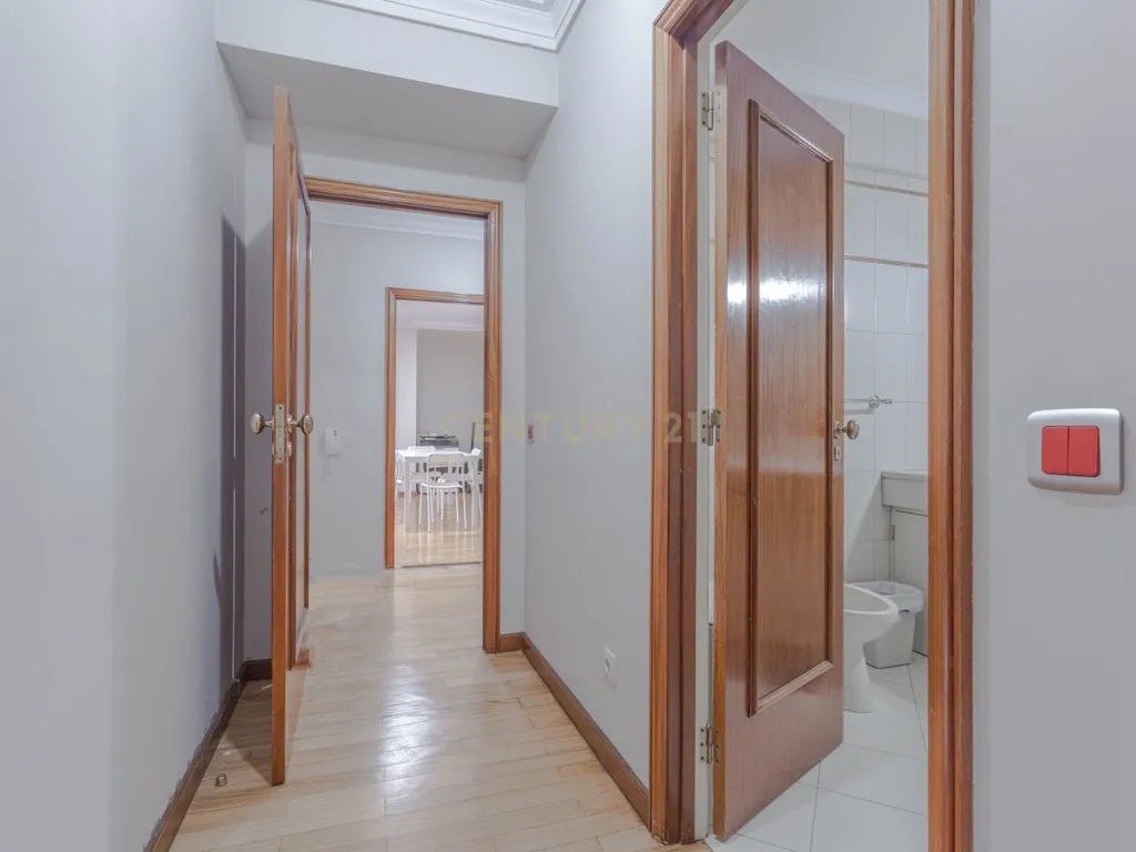 Excelente Apartamento T2 na Travessa das Condominhas - Image 21