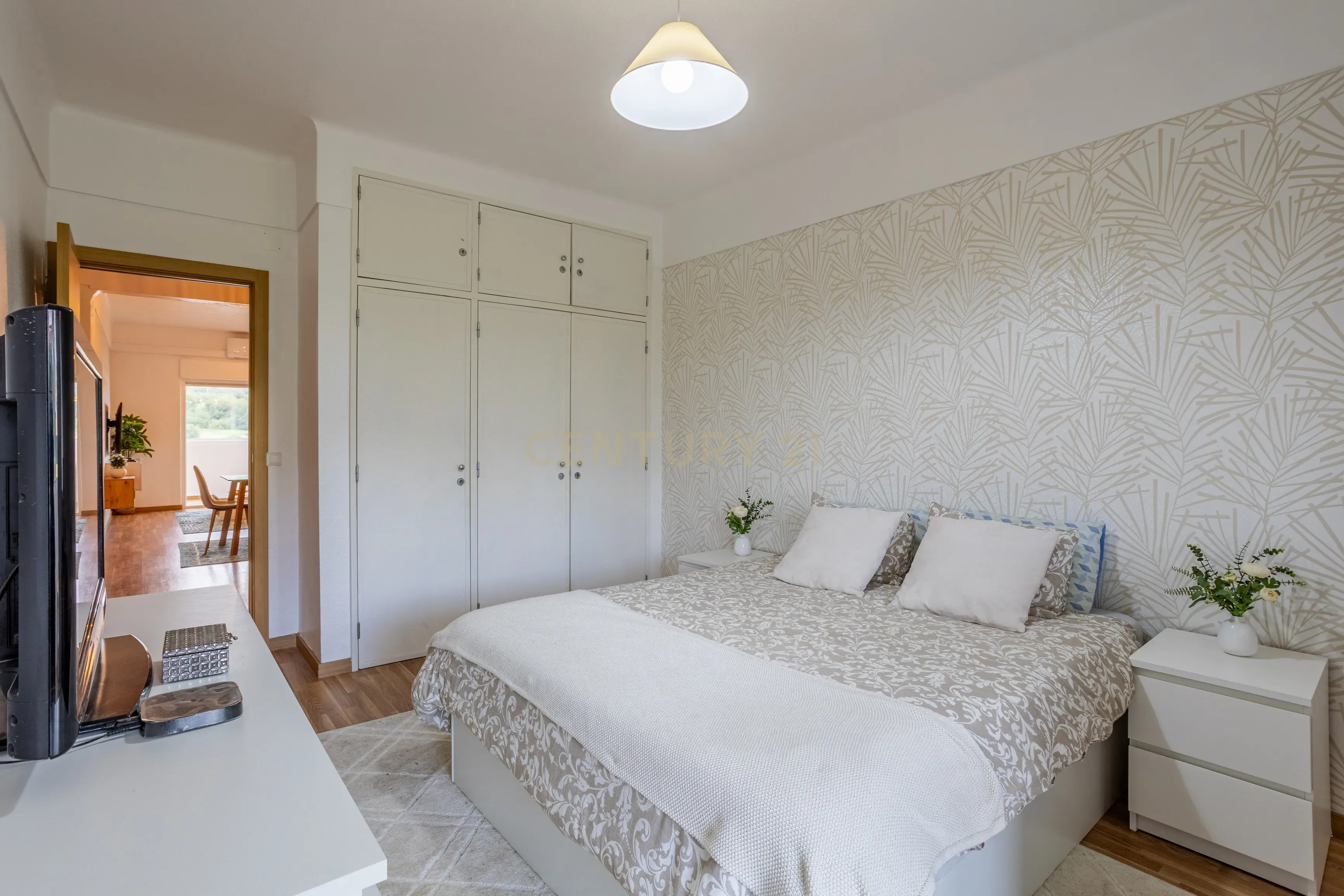 Apartamento T2 na Nazaré - Totalmente Remodelado com Vista Mar - Image 13