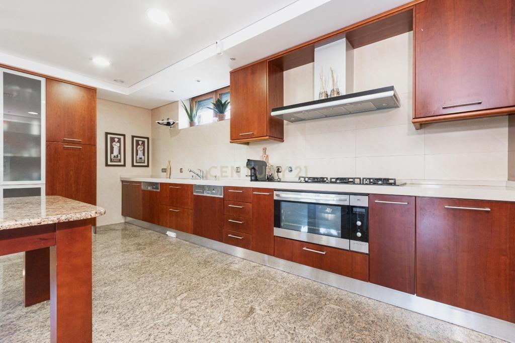 Moradia T8 de grande dimensão em S. João dos Montes, Vila Franca de Xira - Image 12