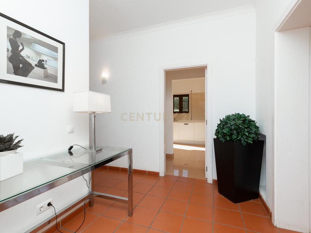 Moradia T4 Independente – Um Refúgio de Conforto e Elegância - Image 13