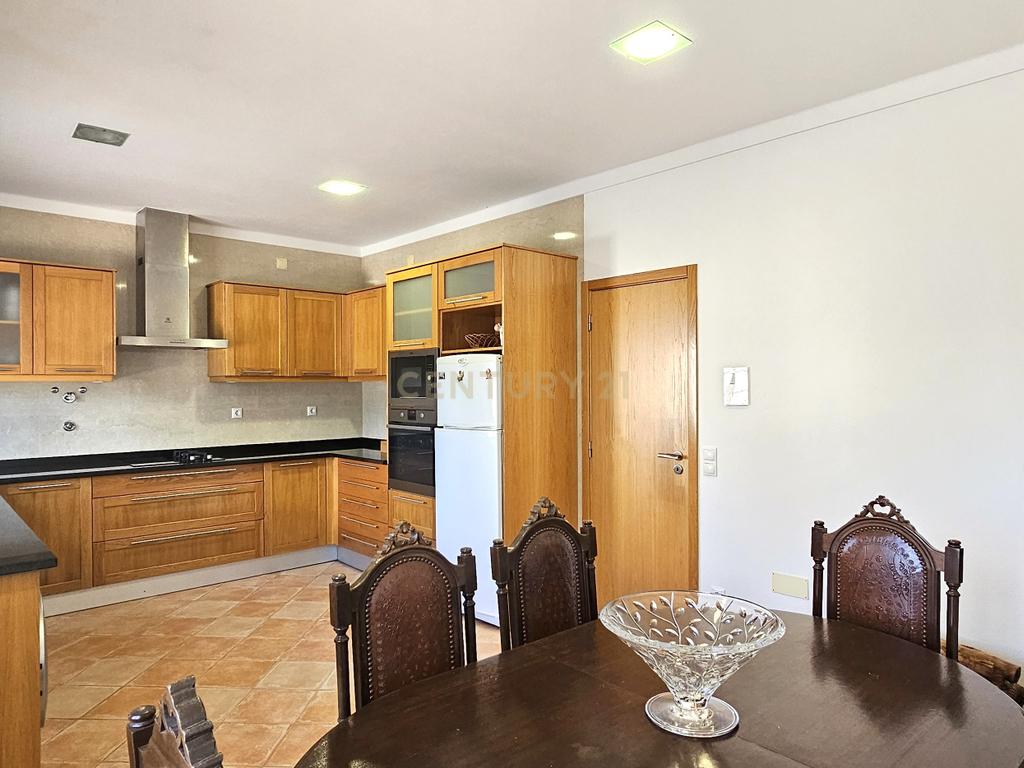 Vila T2+2 em Vendas Novas - Image 13