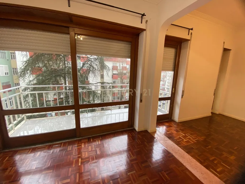 Apartamento T2 para Arrendamento - Image 13