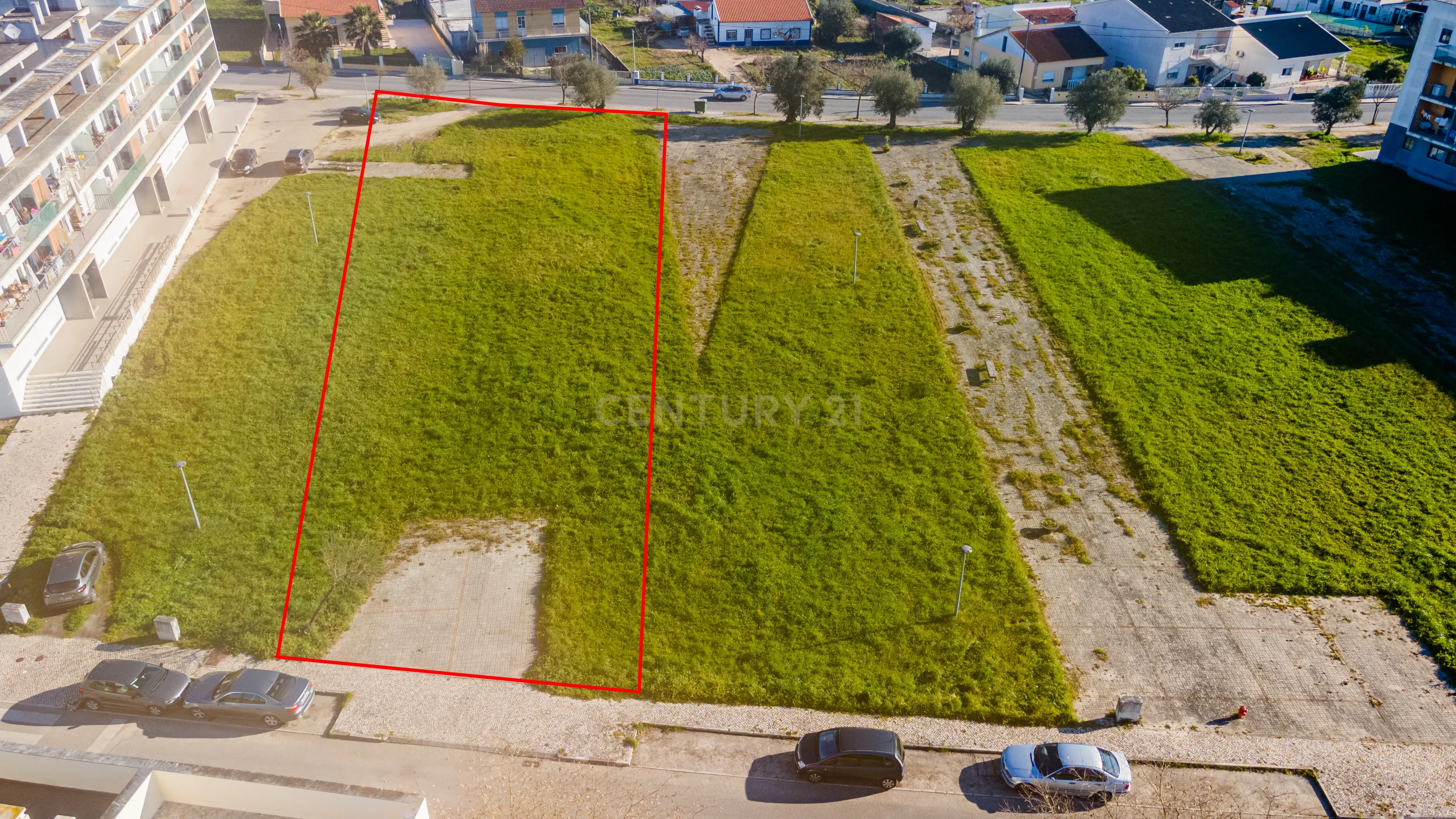 Lote de Terreno Urbano no Centro do Cartaxo para construção de 3 blocos Habitacionais - Image 1