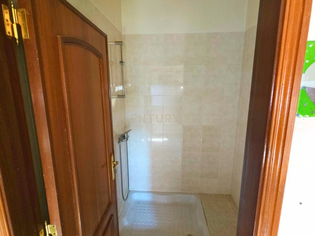 Loja Algés com 330 m2 - Image 11