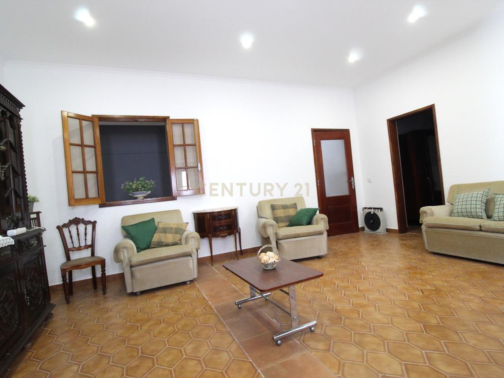 Moradia tradicional, 184 m2, em primeira linha de Santa Luzia. - Image 16