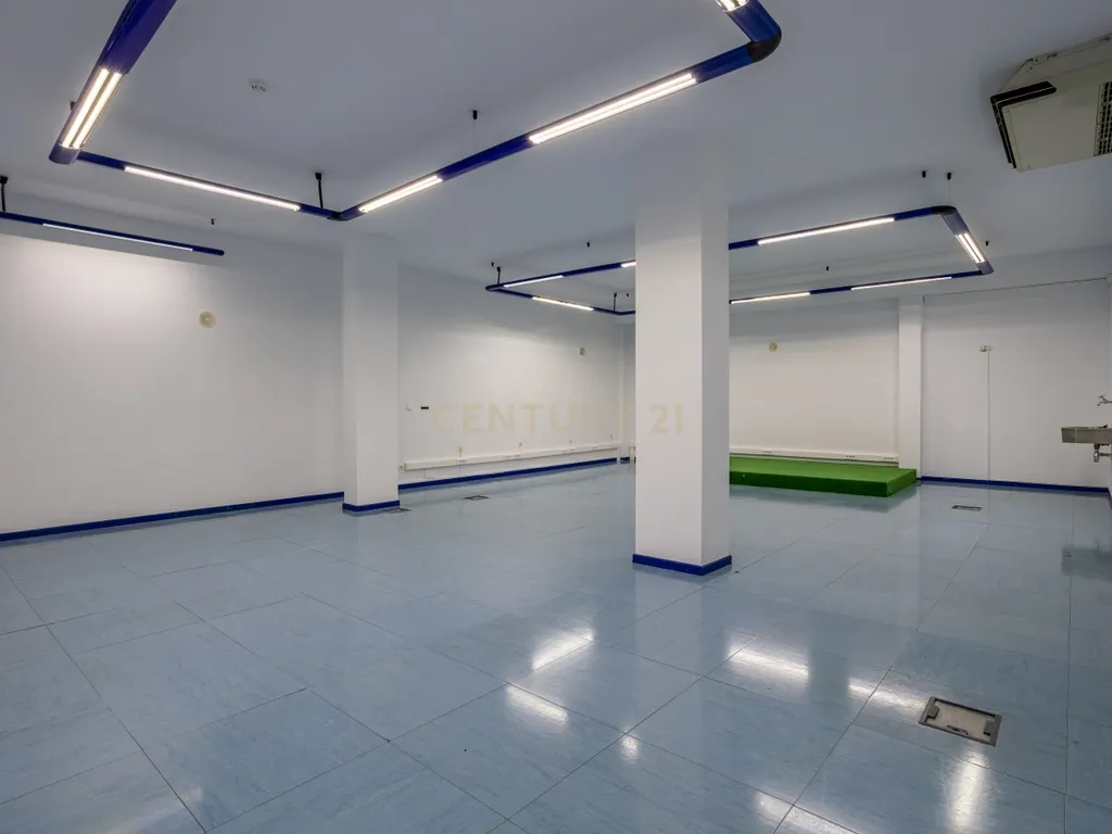Edifício Comercial em Carnaxide - 5 Pisos - Image 9