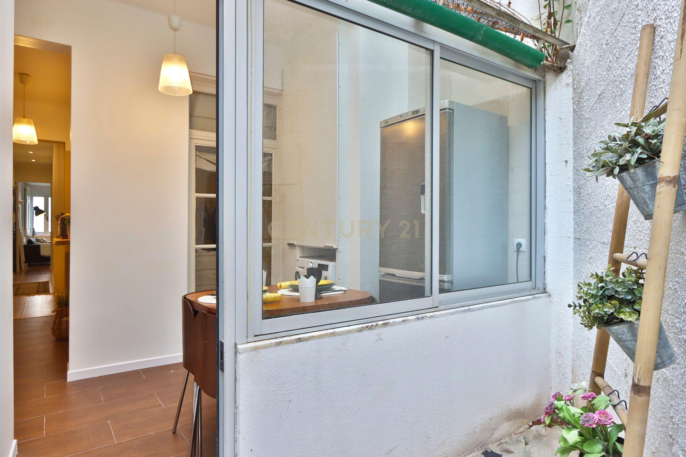 Apartamento T2 em Arroios com pequeno Terraço - Image 15