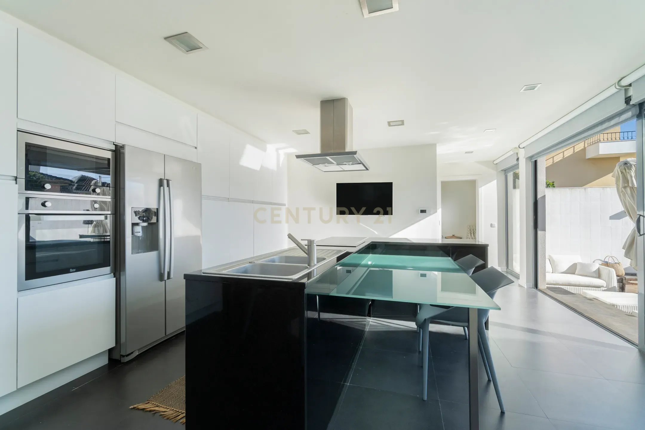 🏡 Luxo em Cada Detalhe: Moradia Exclusiva em Birre, Cascais - Image 21