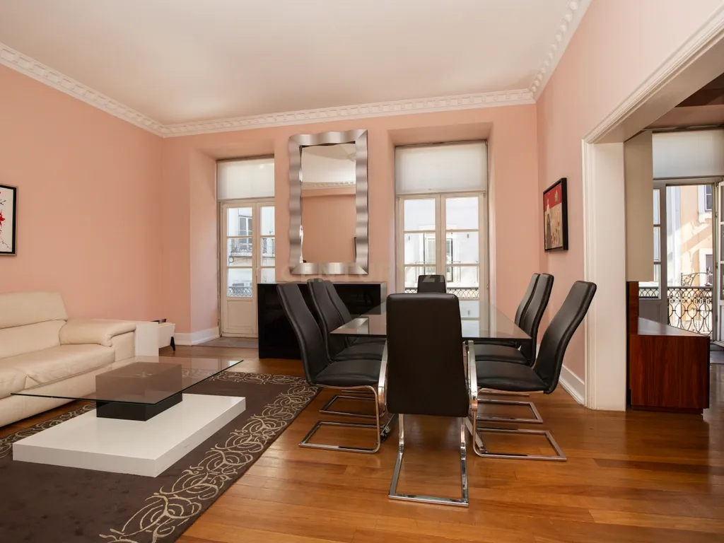 *Apartamento Exclusivo em Edifício Tradicional de Lisboa* - Image 6
