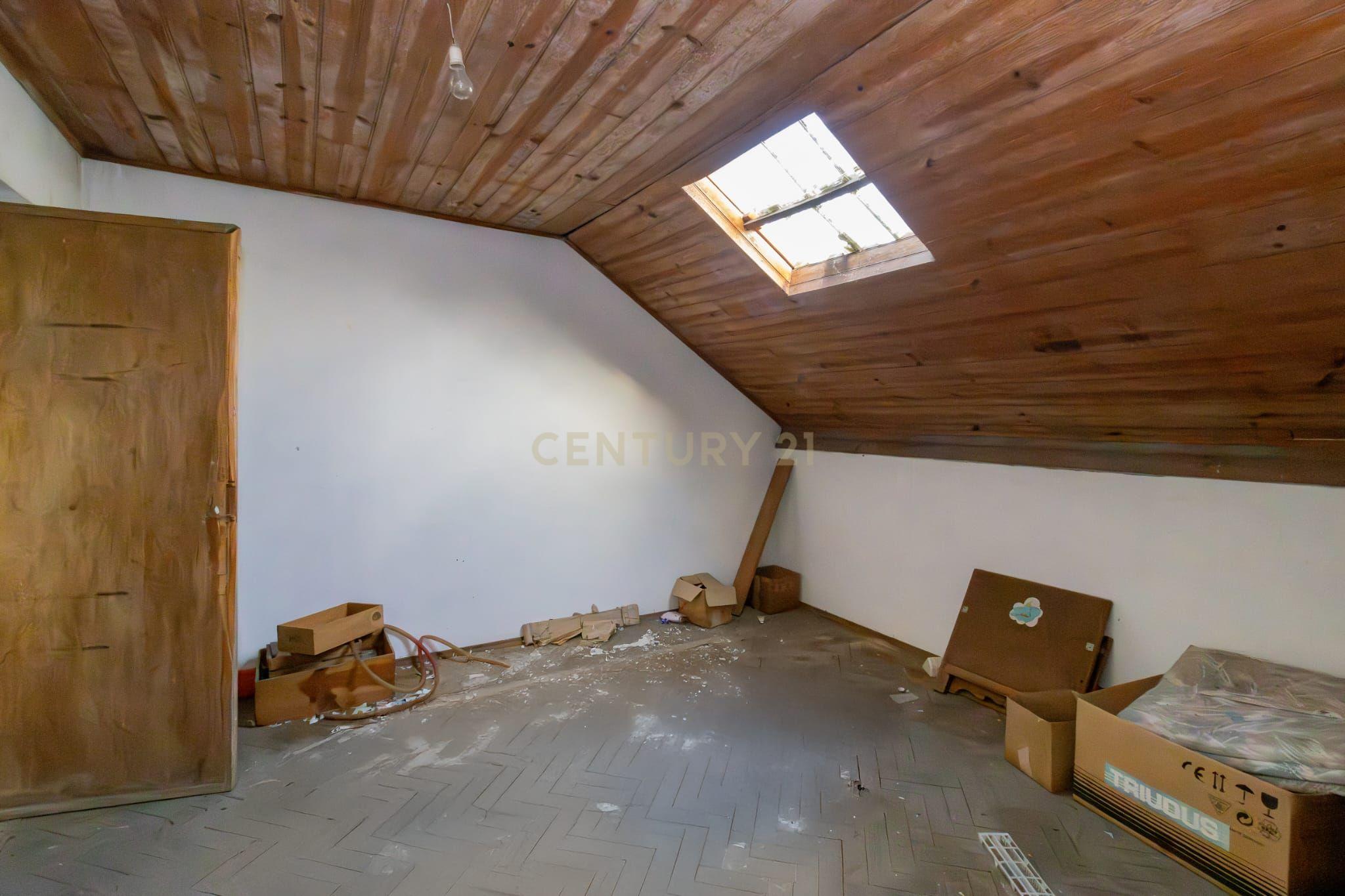 Investimento Único no Coração da Marinha Grande - Image 21