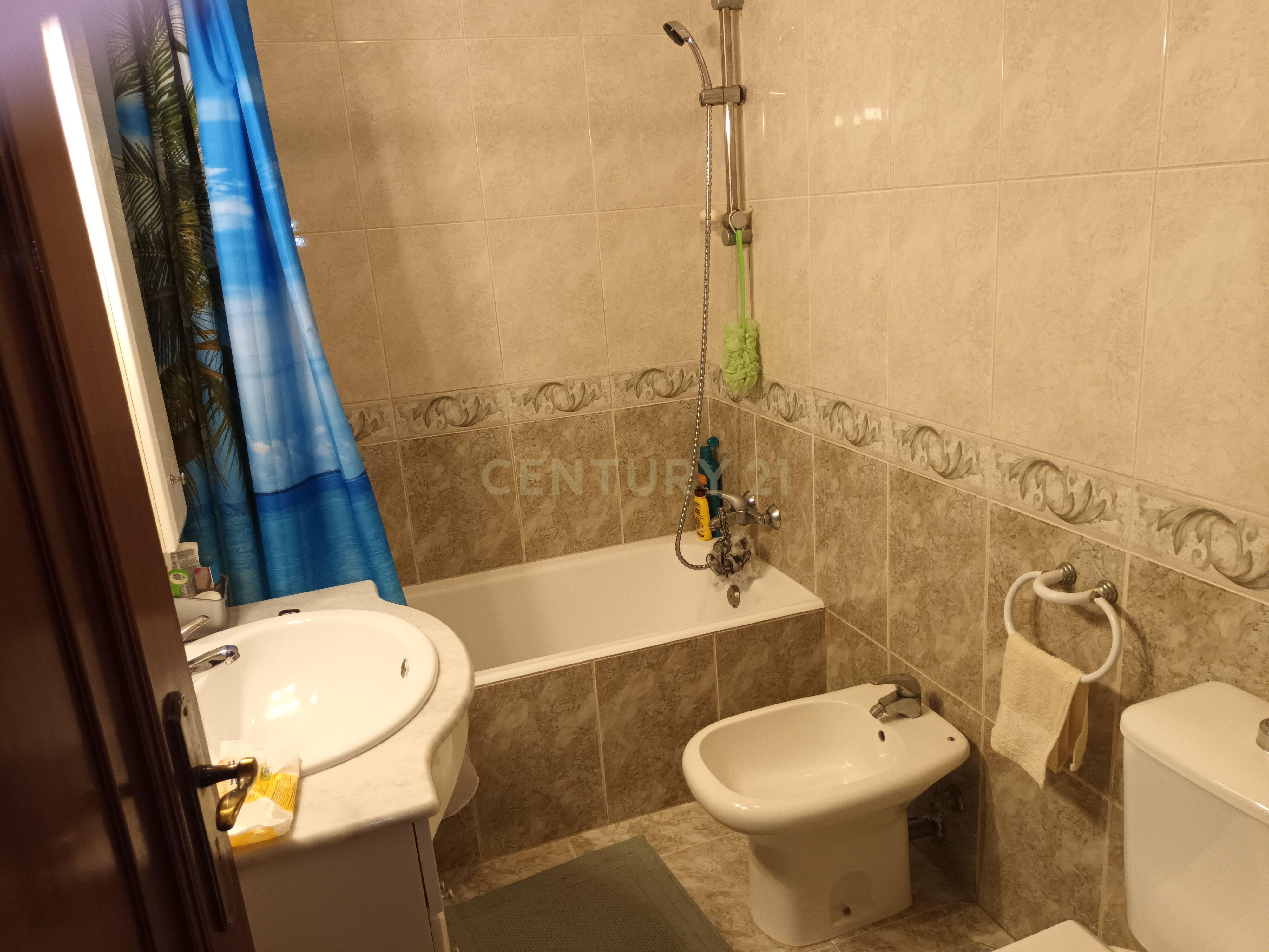 Vende-se apartamento T3 Duplex, zona das Antas, Porto - Image 15