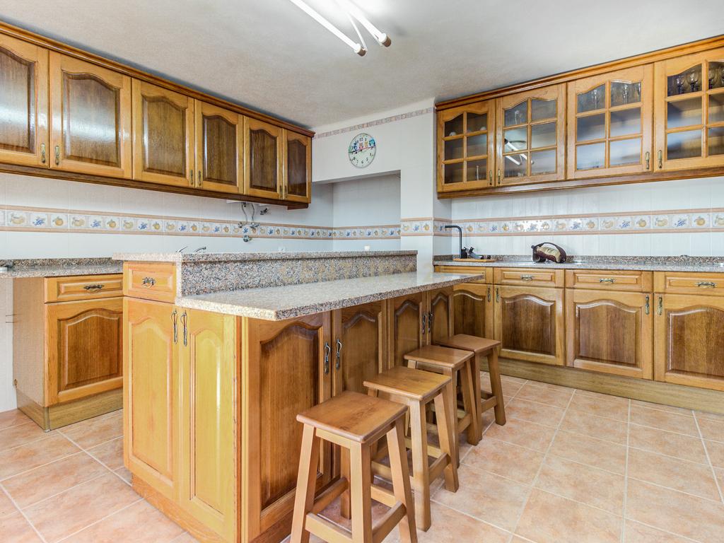 Moradia Isolada T3 com 2480m2 de terreno, poço e com anexos - Image 16