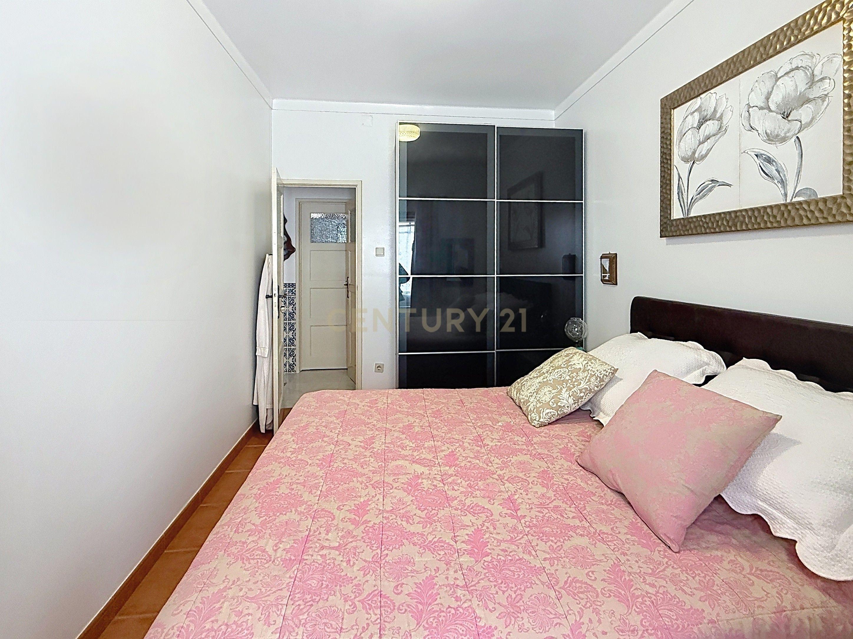 Fotografia 4 de Apartamento T2 no Centro Histórico da Nazaré com Vista Mar