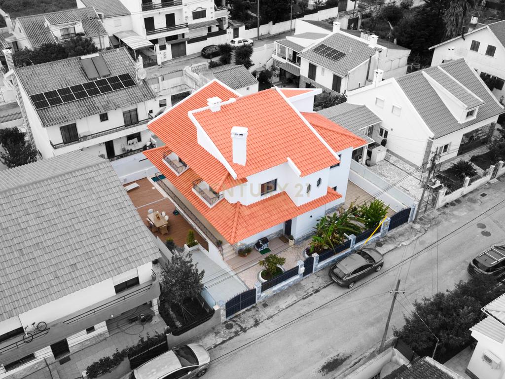 Moradia de Sonho na Charneca da Caparica – Elegância, Conforto e Localização Privilegiada - Image 57