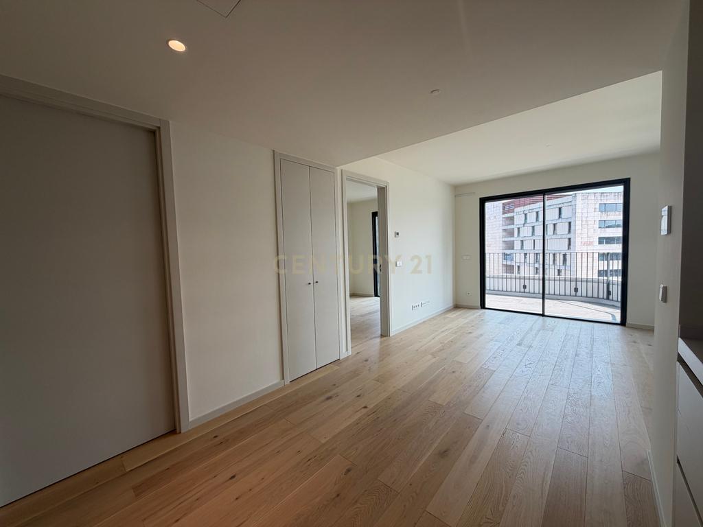 T1 no Parque das Nações, Empreendimento Distrikt, com Varanda e Vista Rio - Image 9