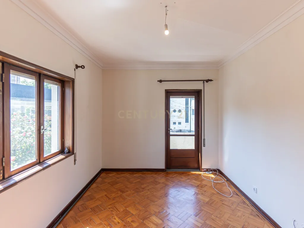 Andar Moradia T5 – Antas, Avenida Fernão de Magalhães – Porto - Image 26