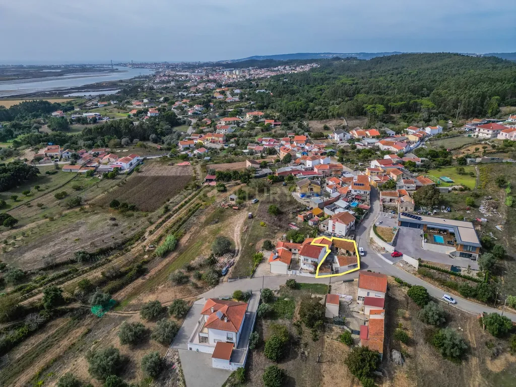 Casa típica portuguesa para remodelação a poucos minutos das praias da Figueira da Foz - Image 26