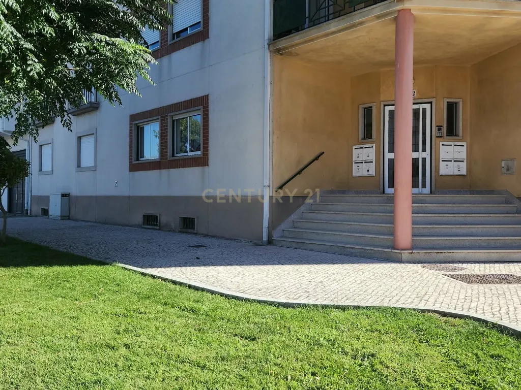 T4 em Alcains| Espaço, Localização e Funcionalidade - Image 1