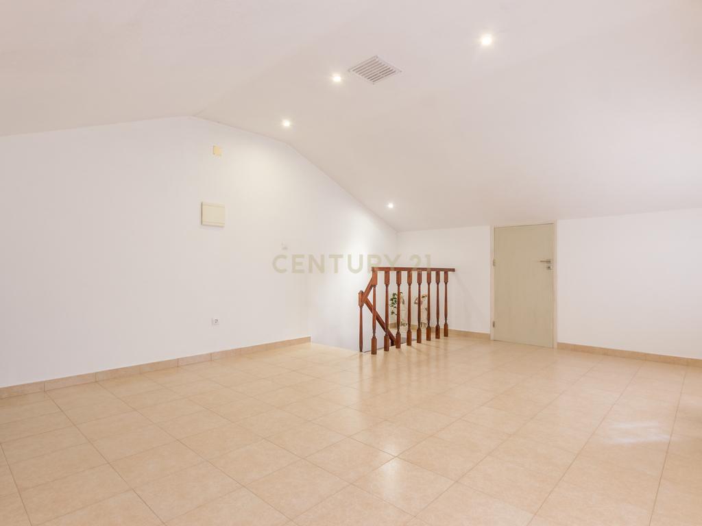 Moradia T3 + 1 em Vale Milhaços - Corroios  com Garagem  - Image 3
