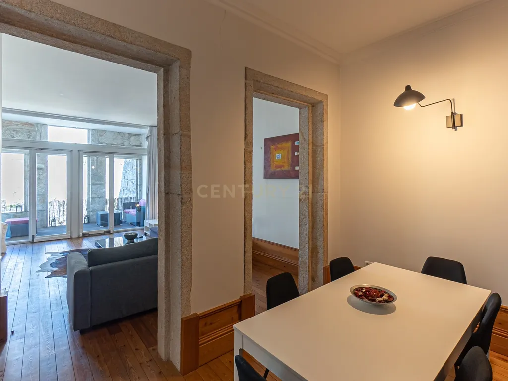 Apartamento T1 com Estacionamento e Varanda nas Fontainhas, Porto - Image 12