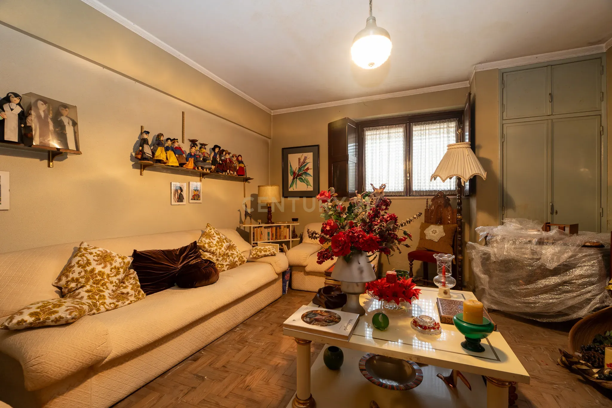 Apartamento de tipologia T3, com cerca de 115 m2, 2 WC, despensa, localizado numa das artérias principais da cidade de Odivelas, mais concretamente na Rua Professor Dr. Augusto Abreu Lopes. - Image 8