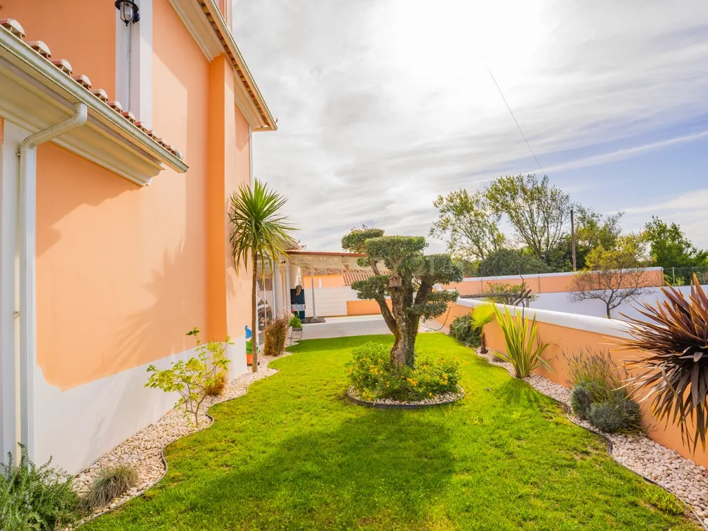 Moradia T4 Independente com Anexo | Lote 635 m² - Image 39