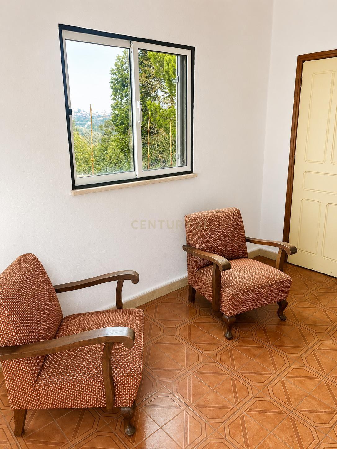 Fotografia 5 de Moradia T3 com Barracão de 400 m² em Terreno de 1.400 m² | Vimieiro, Santa Comba Dão