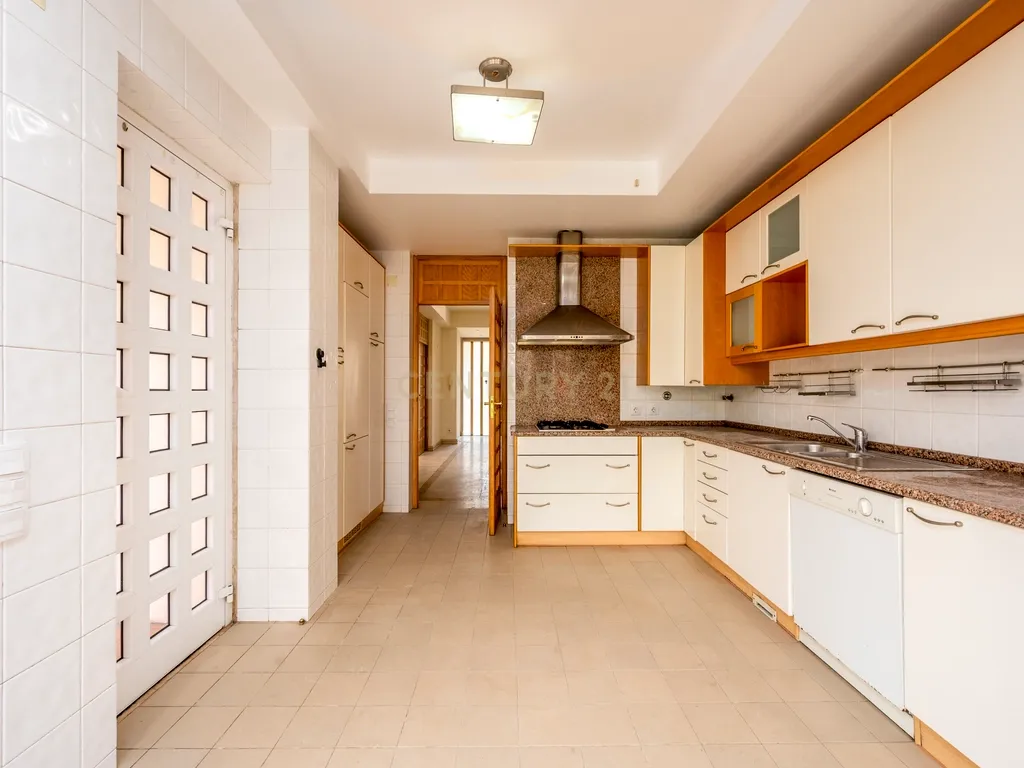Moradia T4+1 em Condomínio Privado – Parque das Nações, Lisboa - Image 38