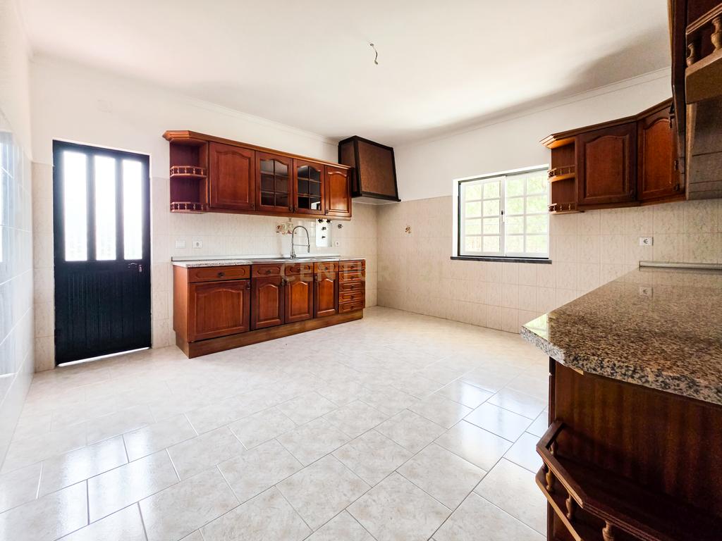 Moradia T3 + Loja em Fernão Ferro, Seixal - Oportunidade Única! - Image 28