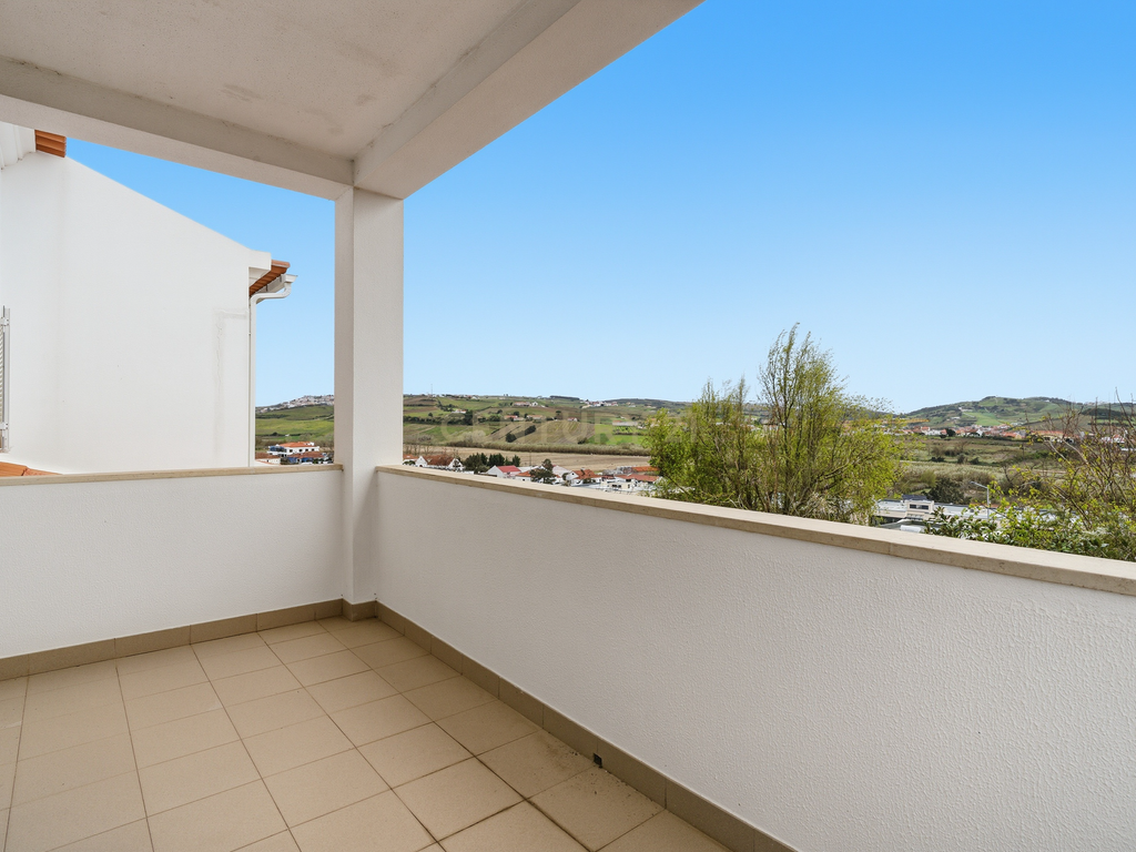 Moradia T5 na Gondruzeira-Ponte de Rol, Torres Vedras - Image 21