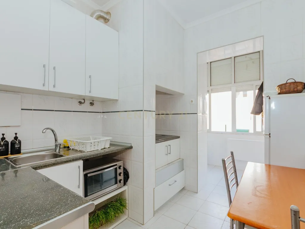 Apartamento T2 em Bairro dos Actores, Areeiro, Lisboa - Image 9