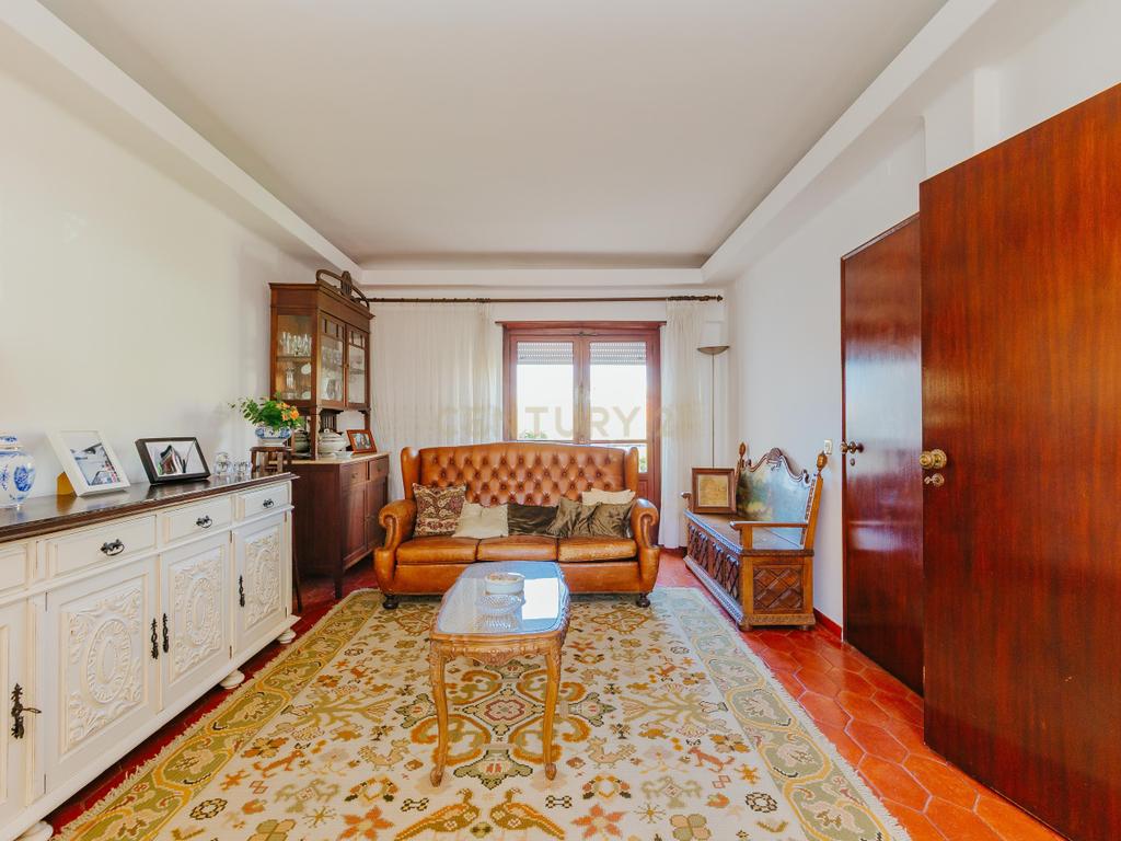 Espetacular Moradia T6 em Carcavelos, Cascais, de gaveto, num lote de 400m2 - Image 5