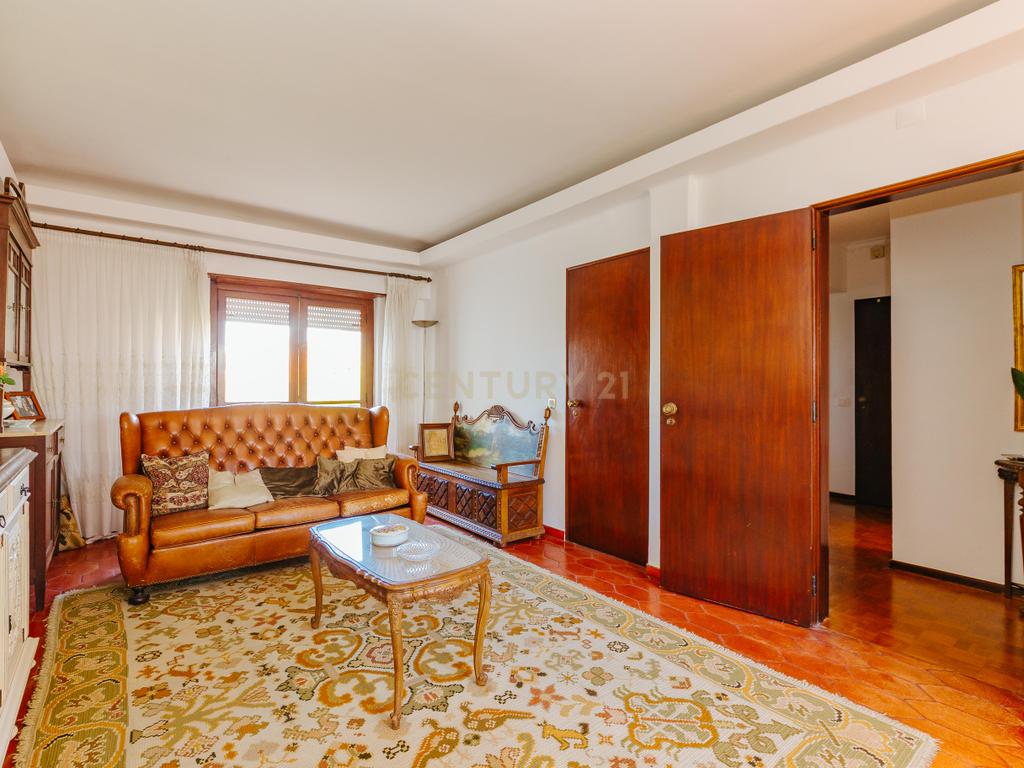 Espetacular Moradia T6 em Carcavelos, Cascais, de gaveto, num lote de 400m2 - Image 3