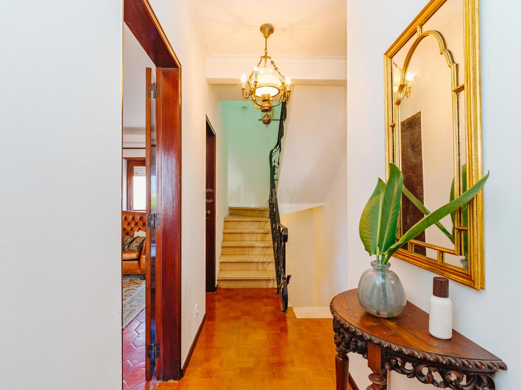 Espetacular Moradia T6 em Carcavelos, Cascais, de gaveto, num lote de 400m2 - Image 20
