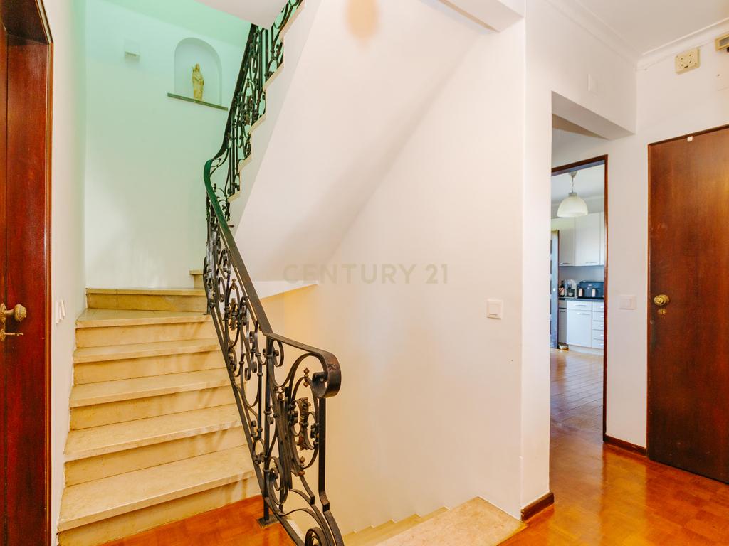 Espetacular Moradia T6 em Carcavelos, Cascais, de gaveto, num lote de 400m2 - Image 21