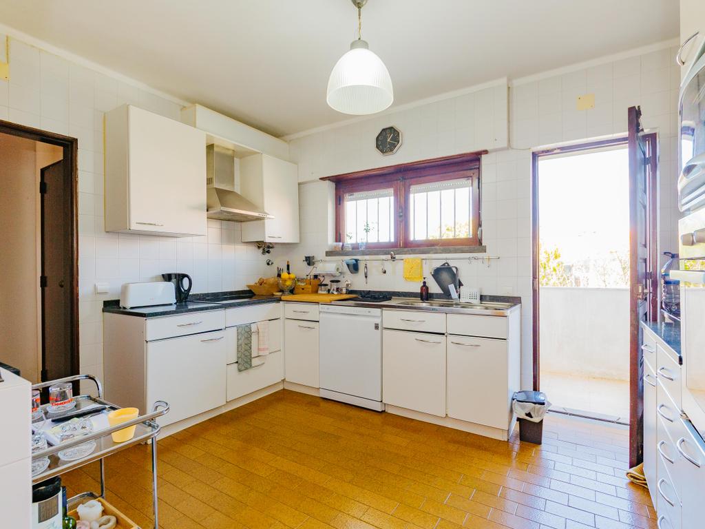 Espetacular Moradia T6 em Carcavelos, Cascais, de gaveto, num lote de 400m2 - Image 13