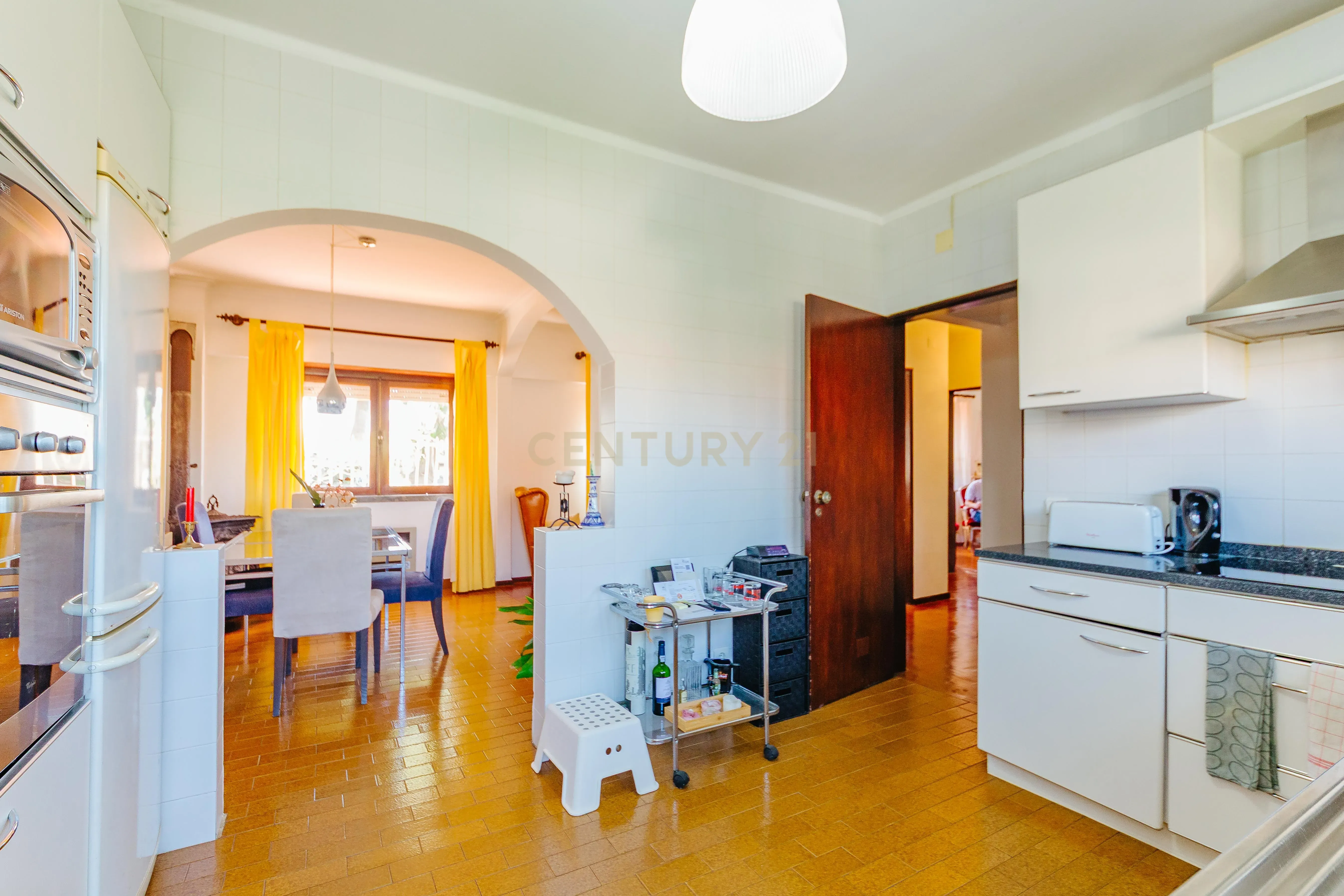 Espetacular Moradia T6 em Carcavelos, Cascais, de gaveto, num lote de 400m2 - Image 12
