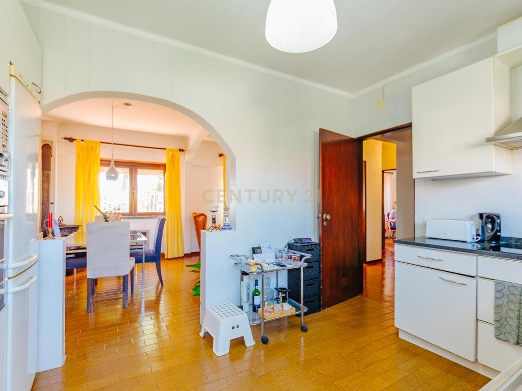 Espetacular Moradia T6 em Carcavelos, Cascais, de gaveto, num lote de 400m2 - Image 12