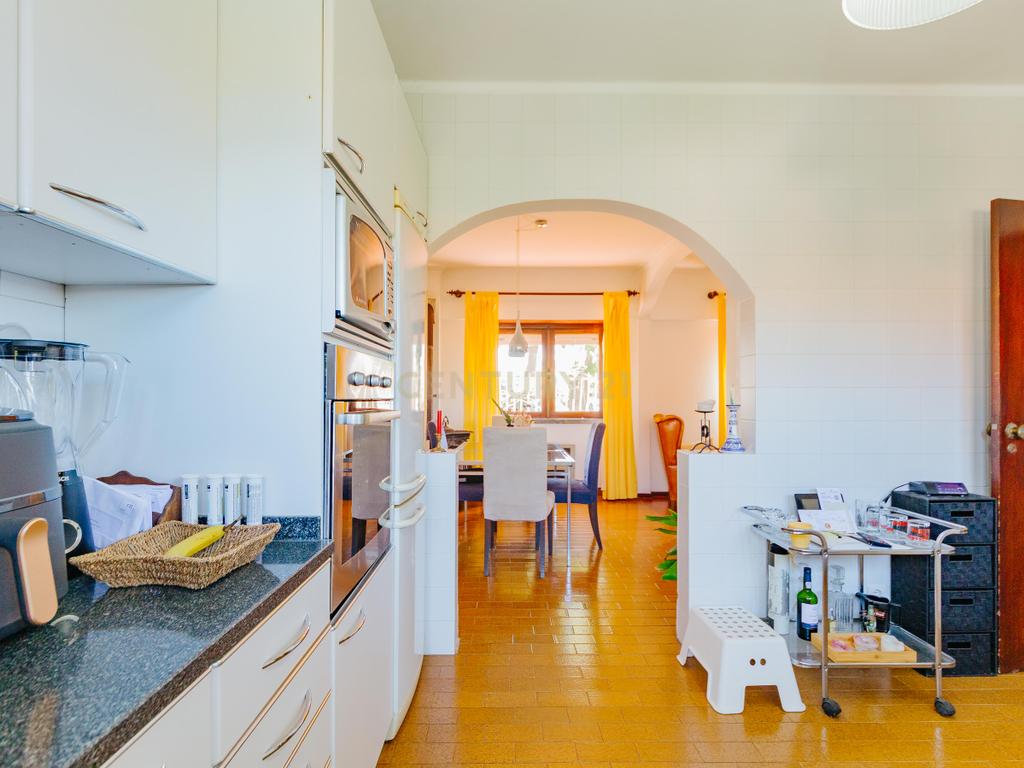 Espetacular Moradia T6 em Carcavelos, Cascais, de gaveto, num lote de 400m2 - Image 14