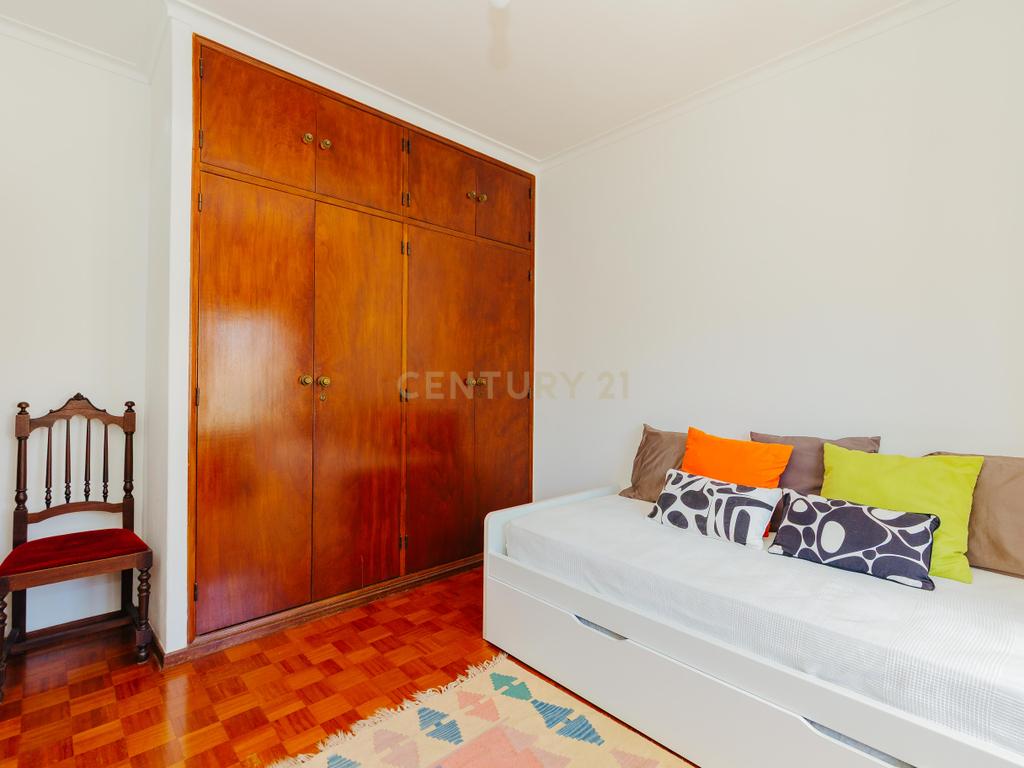 Espetacular Moradia T6 em Carcavelos, Cascais, de gaveto, num lote de 400m2 - Image 40