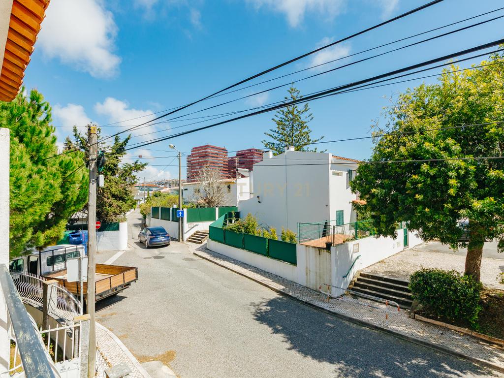 Espetacular Moradia T6 em Carcavelos, Cascais, de gaveto, num lote de 400m2 - Image 46