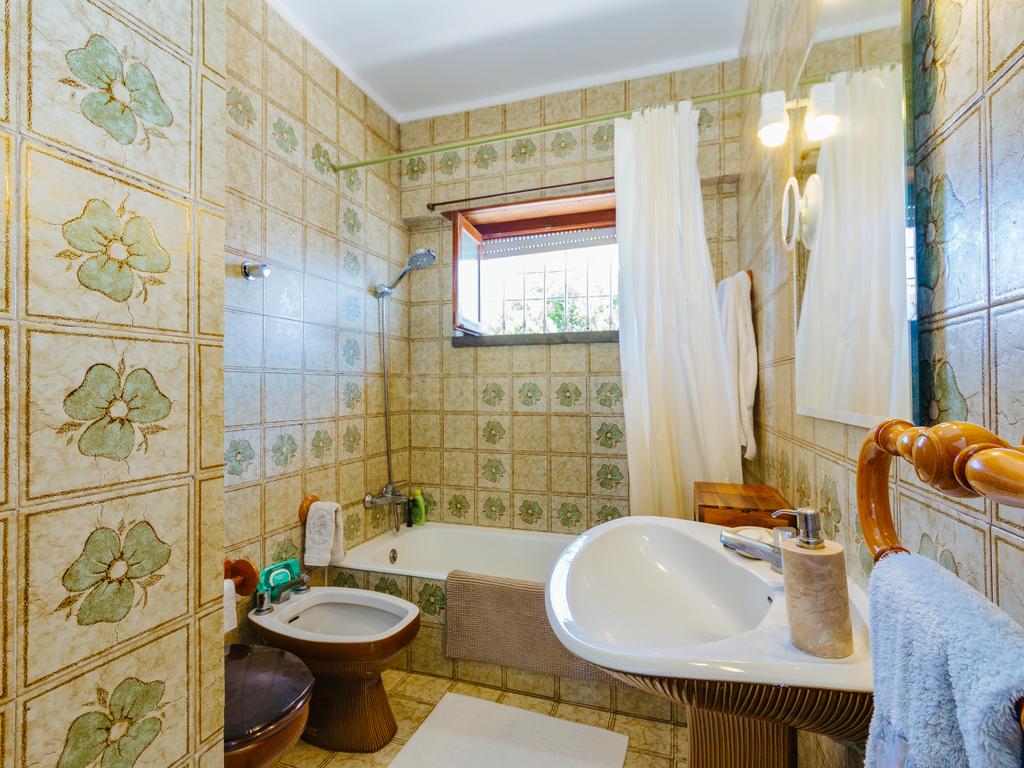Espetacular Moradia T6 em Carcavelos, Cascais, de gaveto, num lote de 400m2 - Image 26